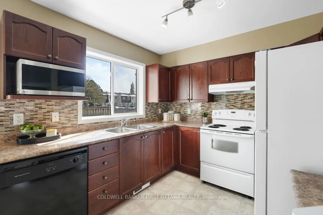 Photo 15 of 348 Wiffen Private, Ottawa, Westcliffe Estates — HOMEH