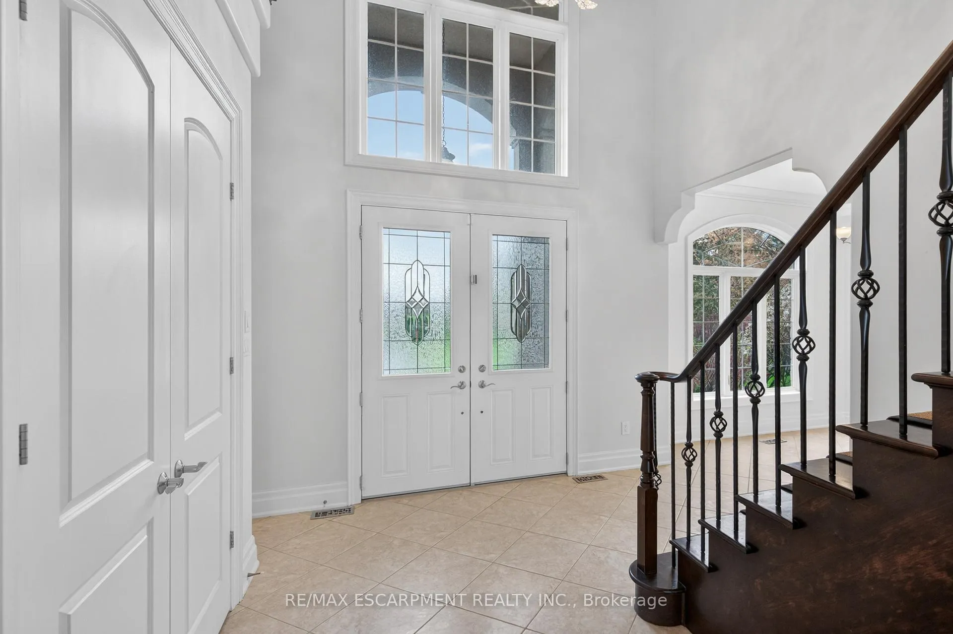 Photo 7 of 803 Ridge Road, Hamilton, Rural Stoney Creek — HOMEH
