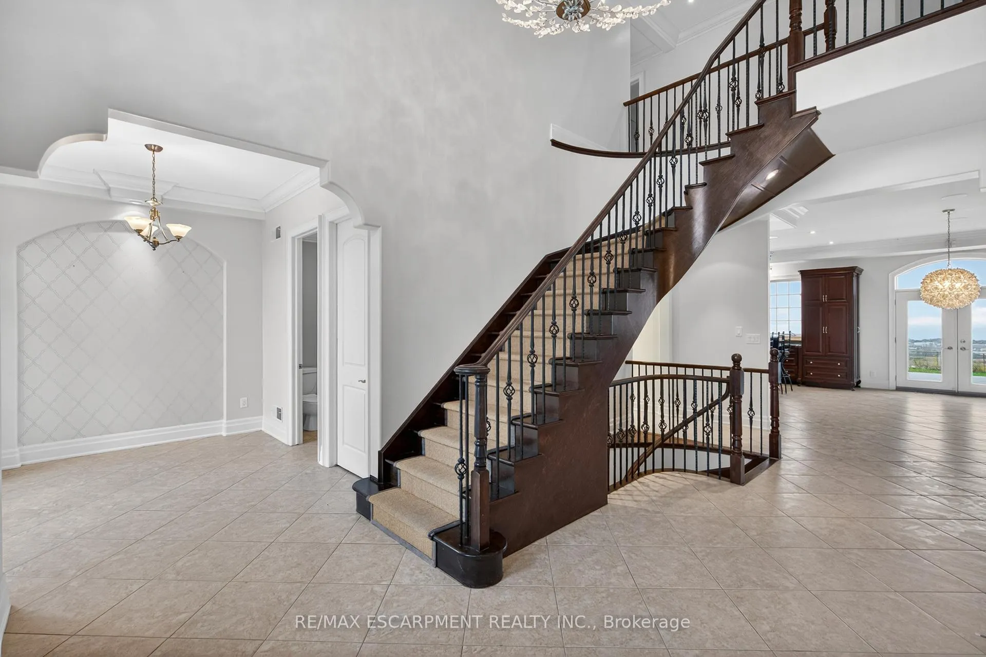 Photo 8 of 803 Ridge Road, Hamilton, Rural Stoney Creek — HOMEH