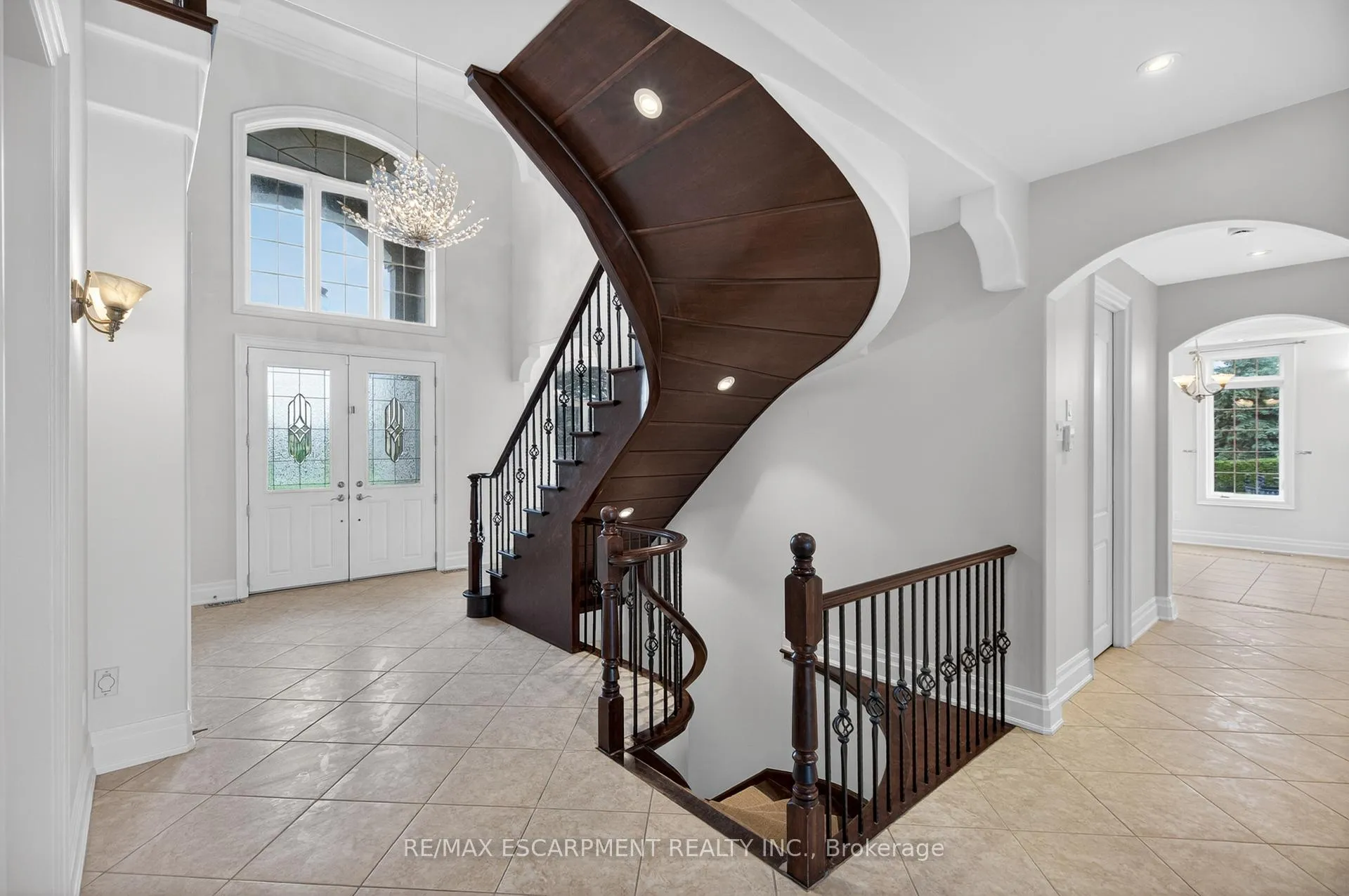 Photo 11 of 803 Ridge Road, Hamilton, Rural Stoney Creek — HOMEH