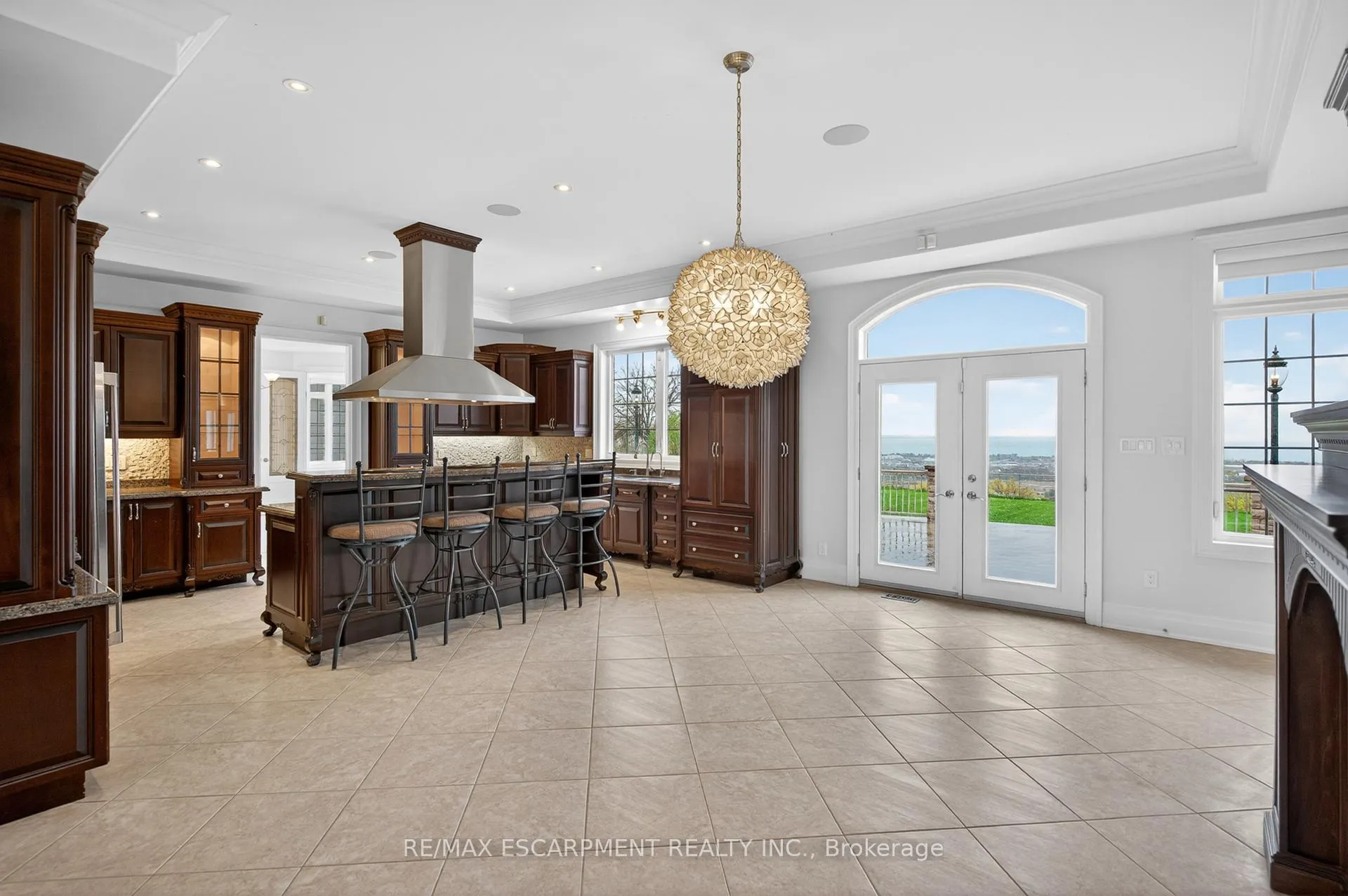 Photo 12 of 803 Ridge Road, Hamilton, Rural Stoney Creek — HOMEH