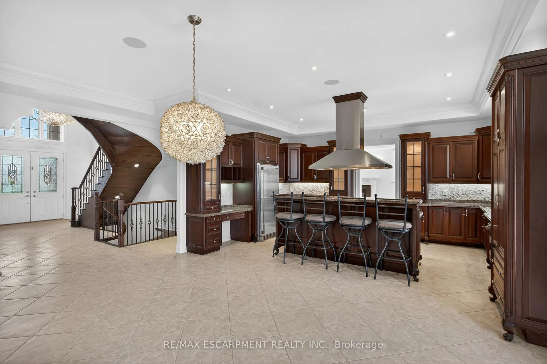 Photo 15 of 803 Ridge Road, Hamilton, Rural Stoney Creek — HOMEH