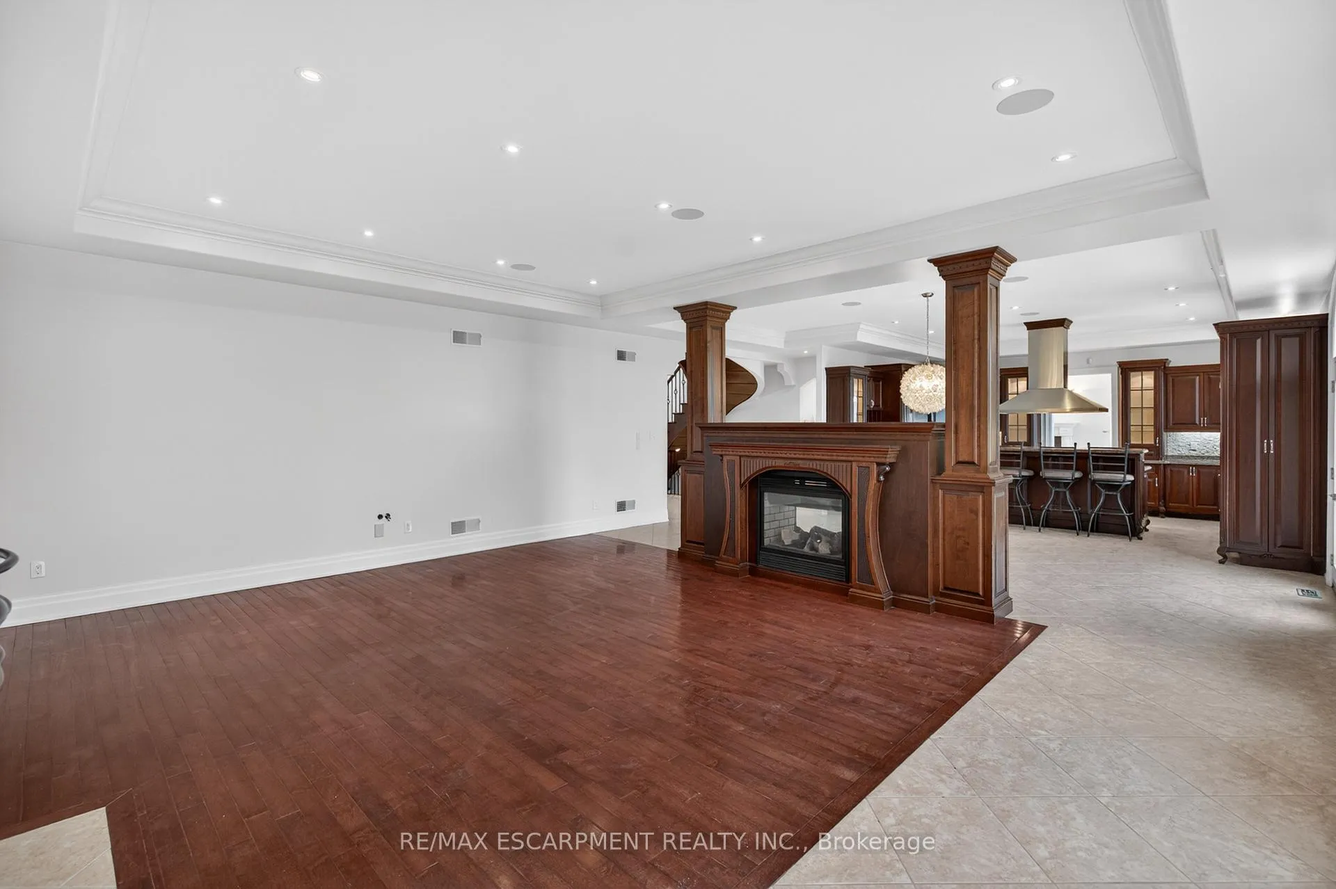 Photo 17 of 803 Ridge Road, Hamilton, Rural Stoney Creek — HOMEH