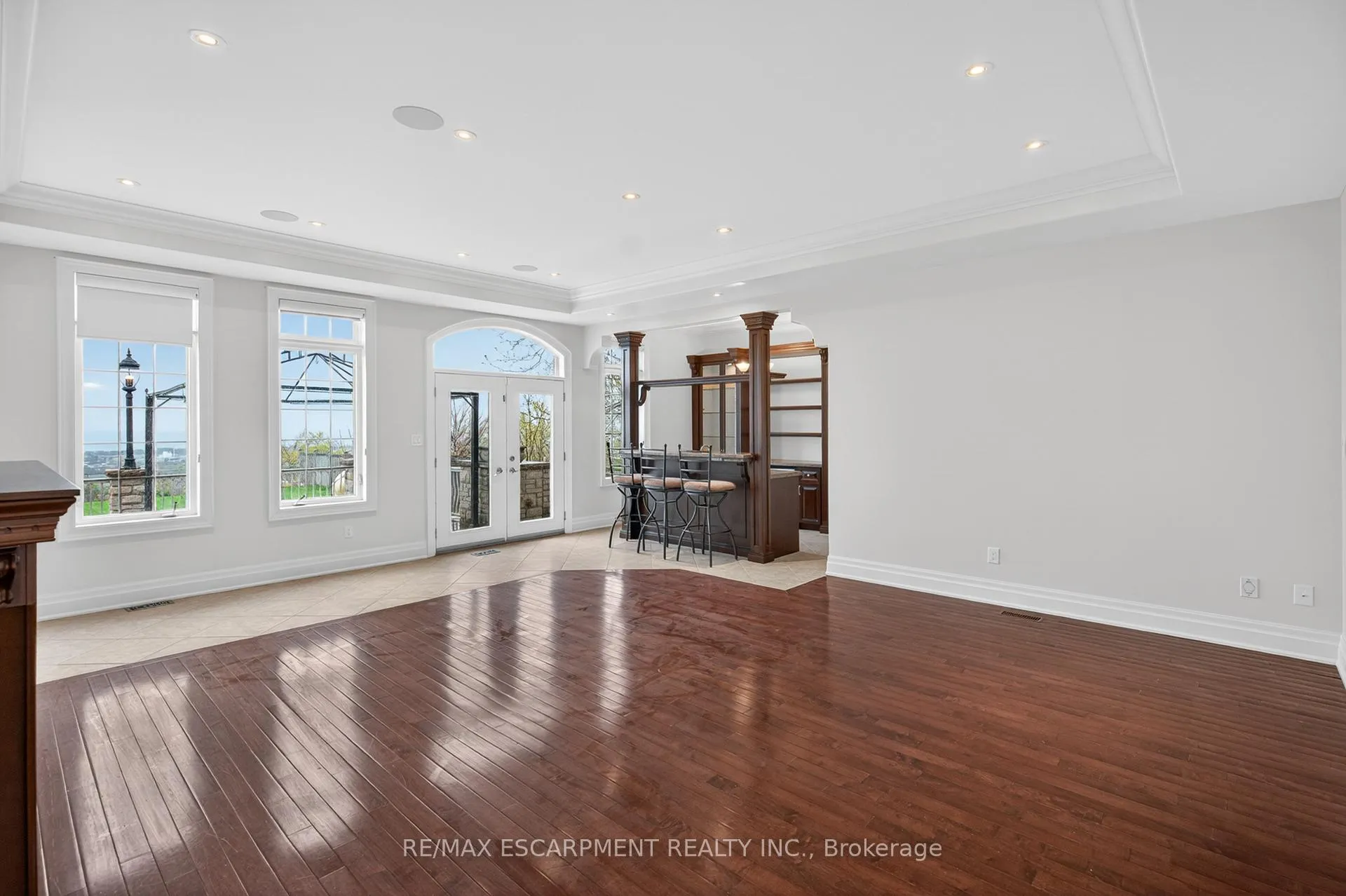 Photo 18 of 803 Ridge Road, Hamilton, Rural Stoney Creek — HOMEH