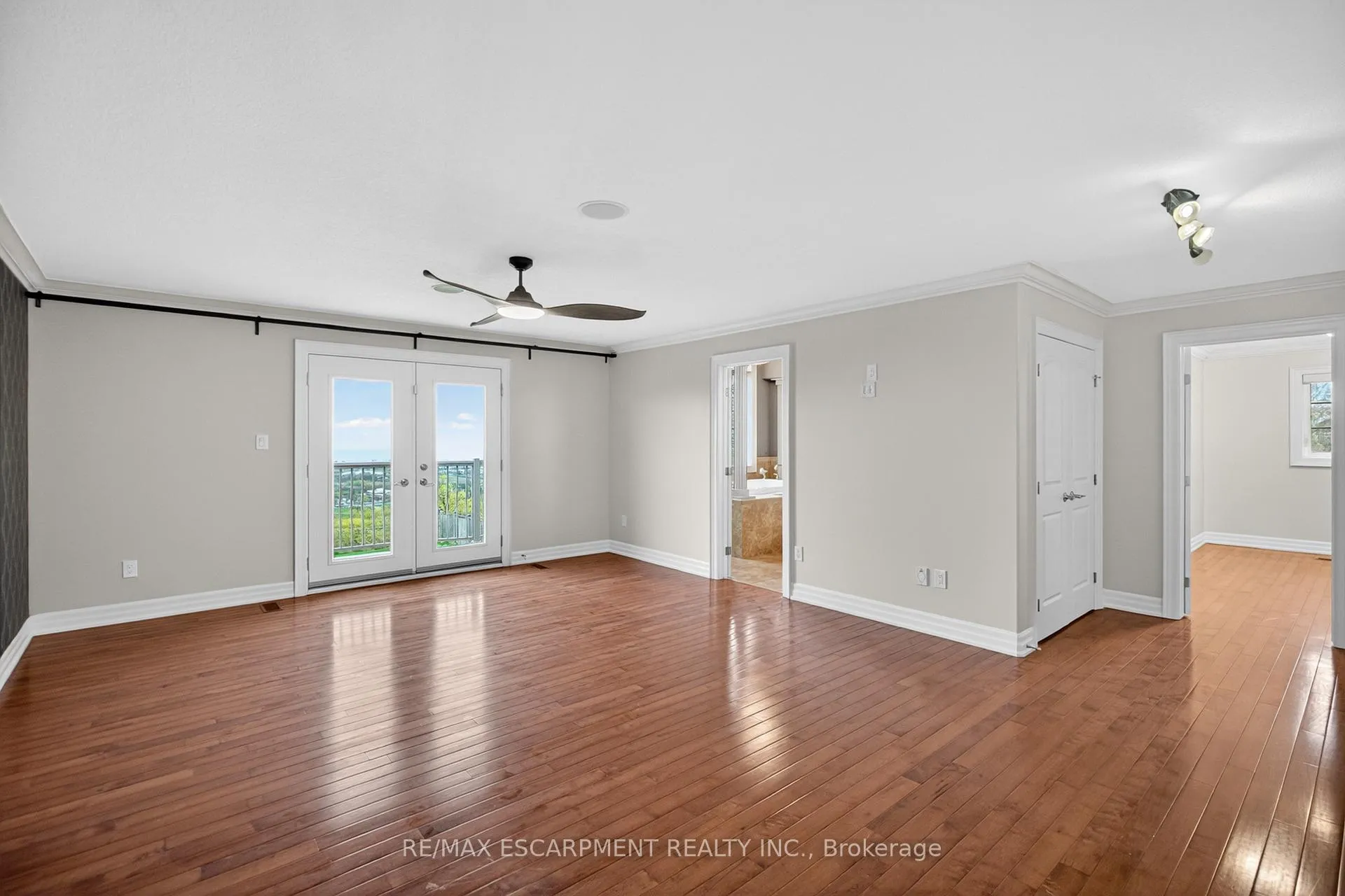 Photo 29 of 803 Ridge Road, Hamilton, Rural Stoney Creek — HOMEH