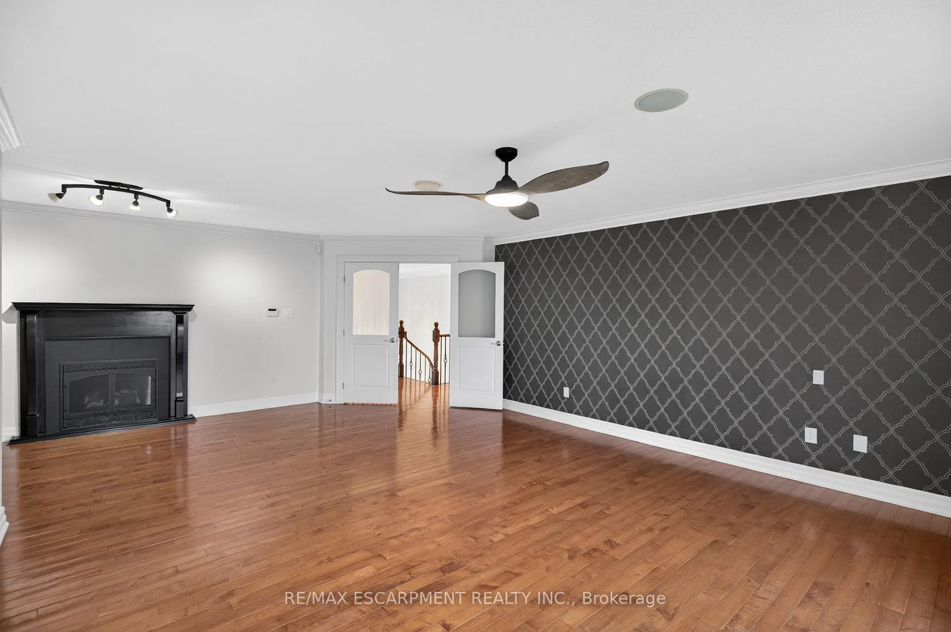 Photo 31 of 803 Ridge Road, Hamilton, Rural Stoney Creek — HOMEH