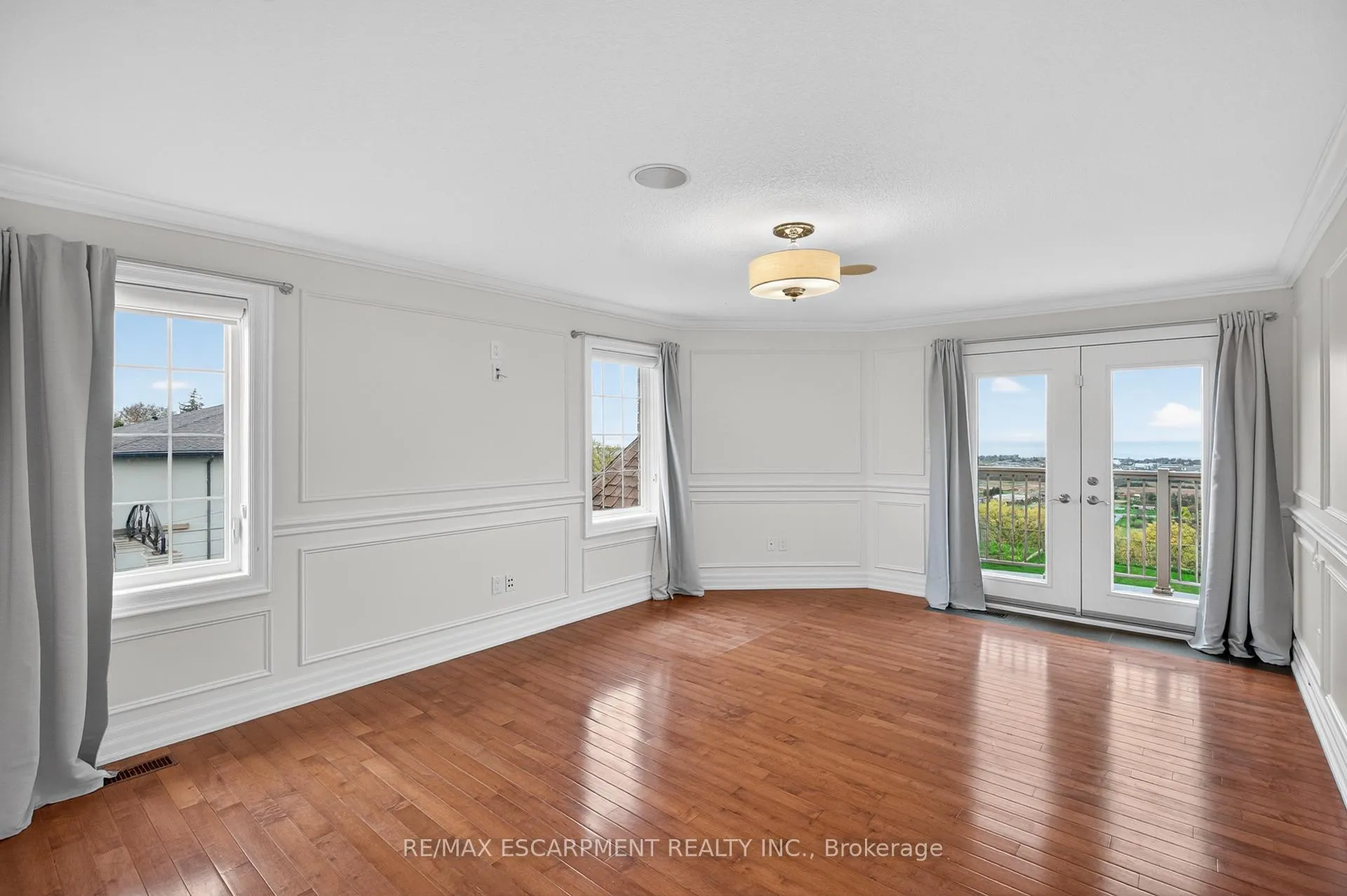 Photo 37 of 803 Ridge Road, Hamilton, Rural Stoney Creek — HOMEH