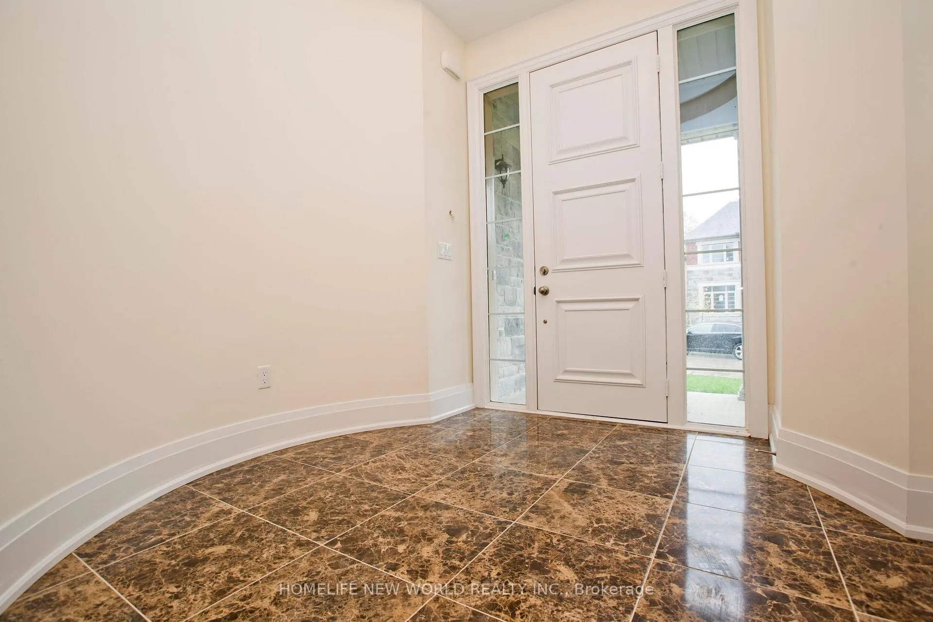 Photo 3 of 11 Queen Magdalene Place, North York, Hillcrest Village — HOMEH