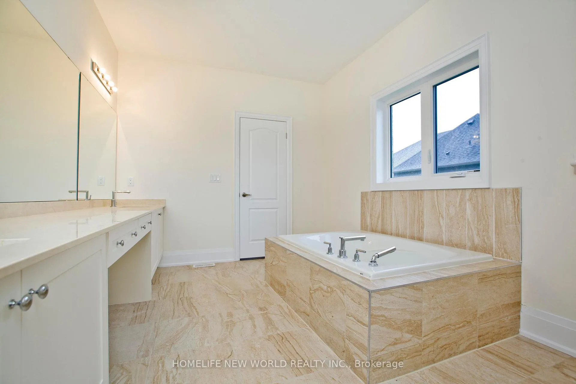 Photo 21 of 11 Queen Magdalene Place, North York, Hillcrest Village — HOMEH