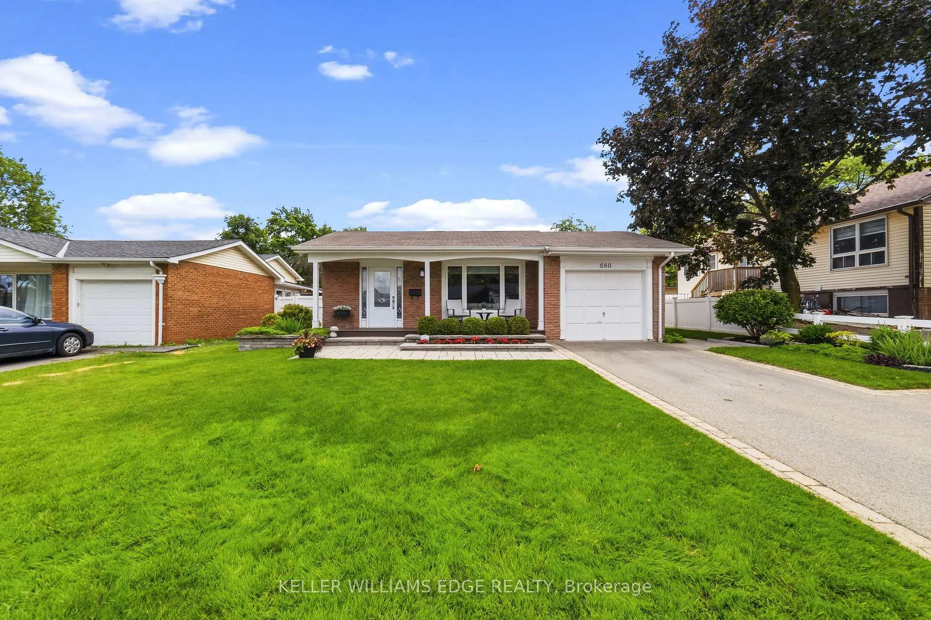 Photo 1 of 680 Lomond Crescent, Burlington, Shoreacres — HOMEH