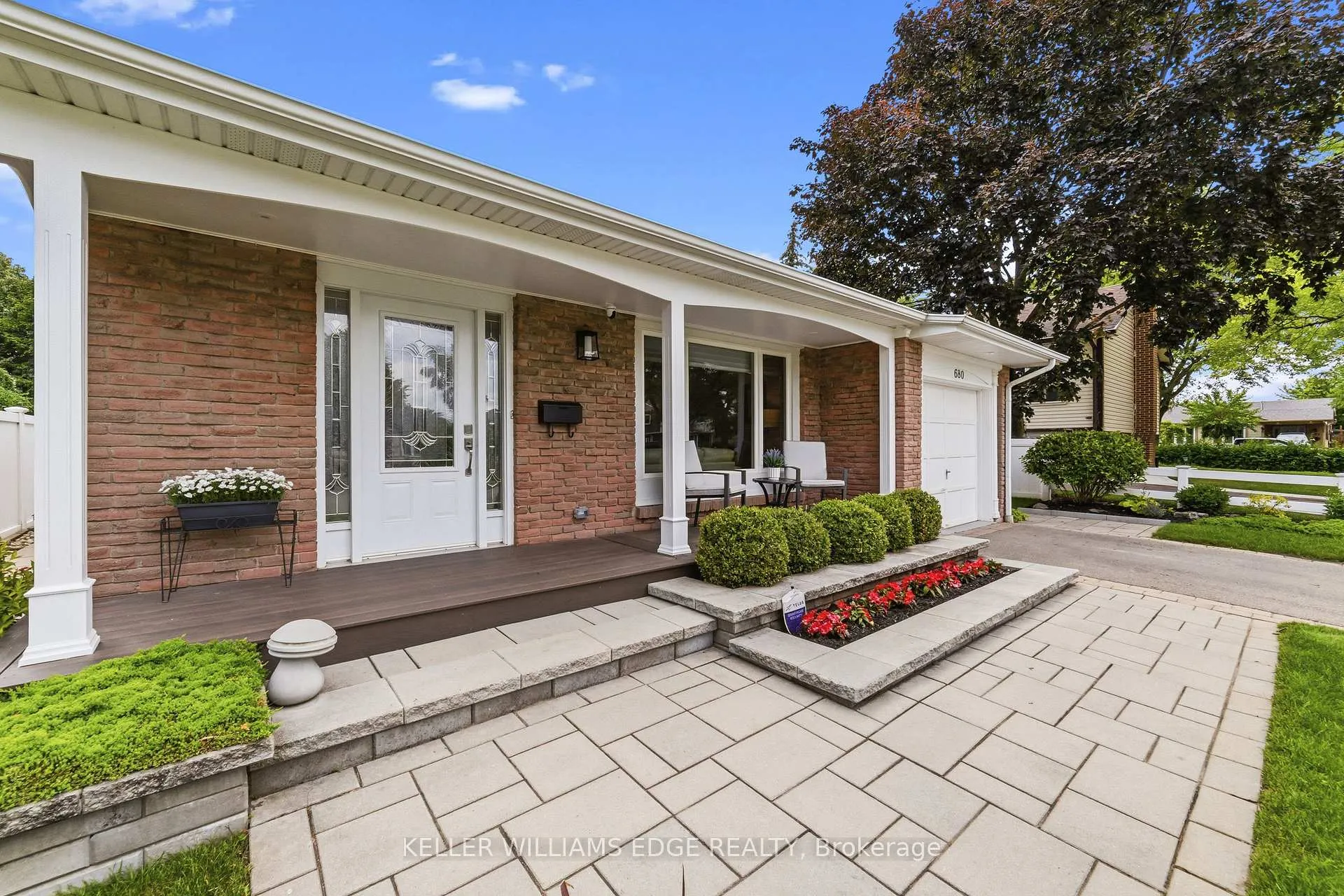 Photo 3 of 680 Lomond Crescent, Burlington, Shoreacres — HOMEH