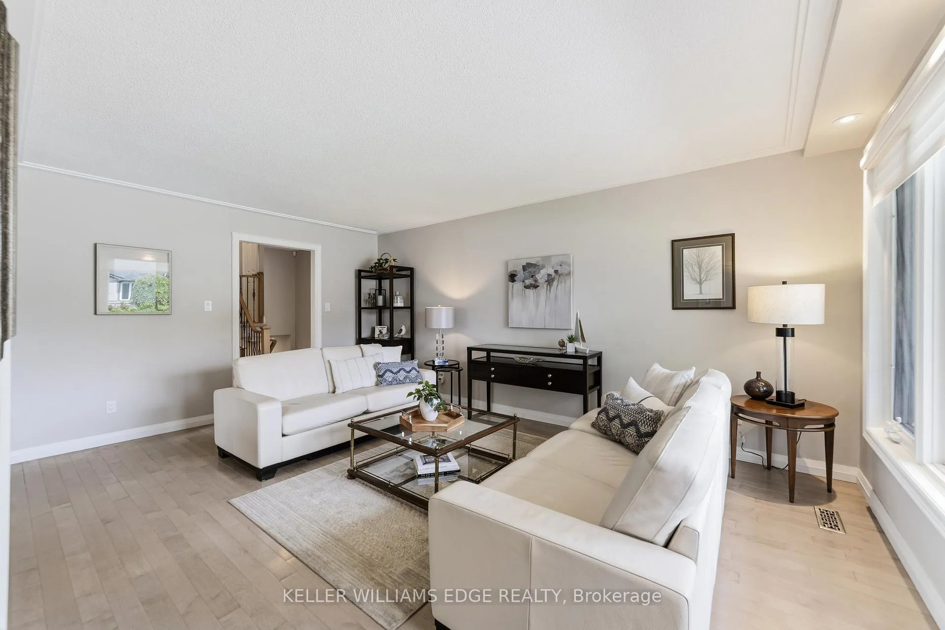 Photo 5 of 680 Lomond Crescent, Burlington, Shoreacres — HOMEH