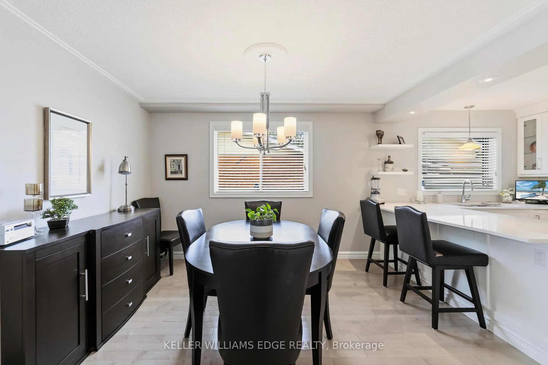Photo 8 of 680 Lomond Crescent, Burlington, Shoreacres — HOMEH