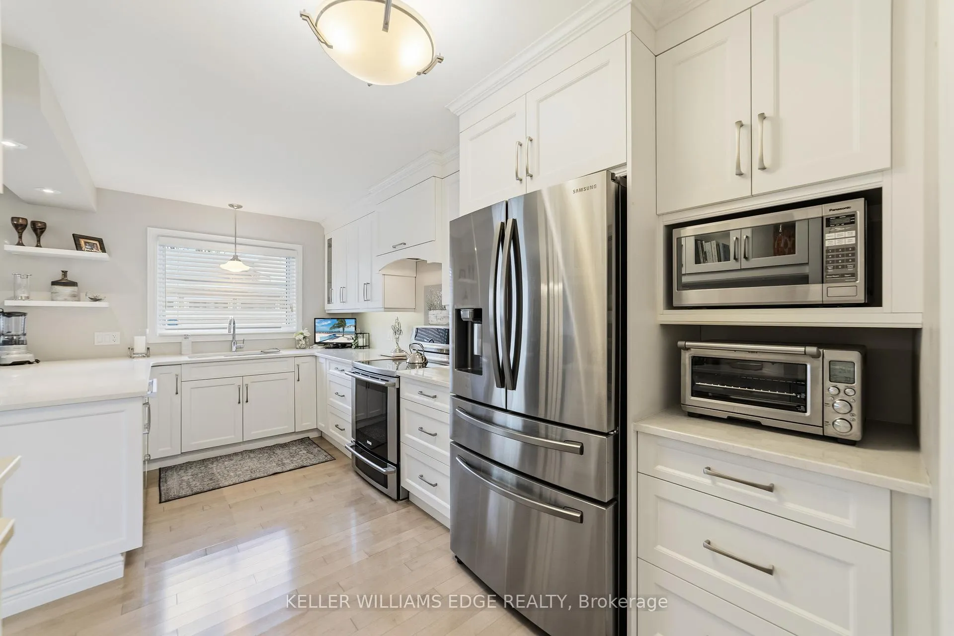 Photo 10 of 680 Lomond Crescent, Burlington, Shoreacres — HOMEH