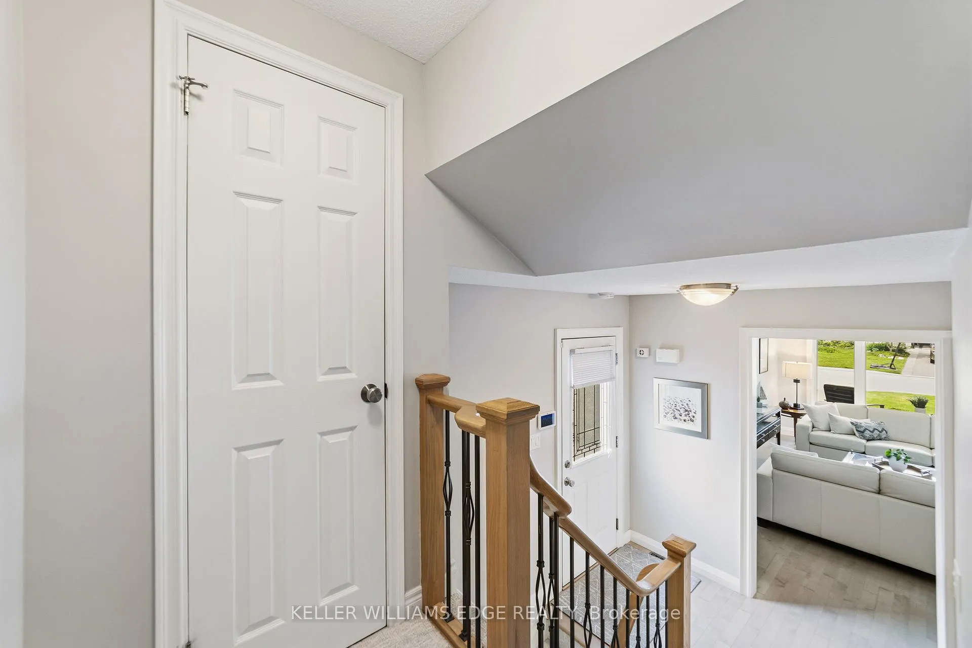 Photo 14 of 680 Lomond Crescent, Burlington, Shoreacres — HOMEH