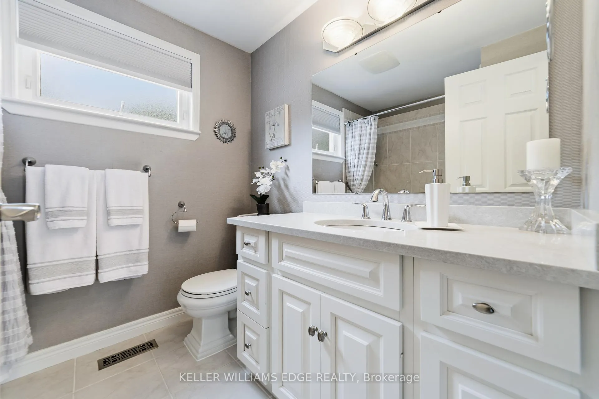 Photo 15 of 680 Lomond Crescent, Burlington, Shoreacres — HOMEH