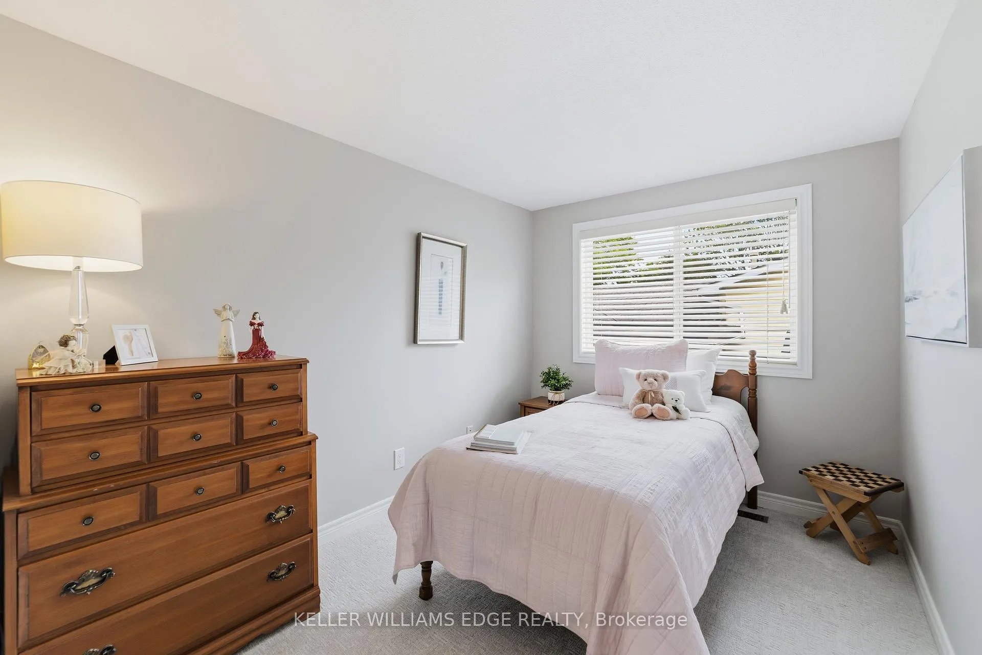 Photo 20 of 680 Lomond Crescent, Burlington, Shoreacres — HOMEH