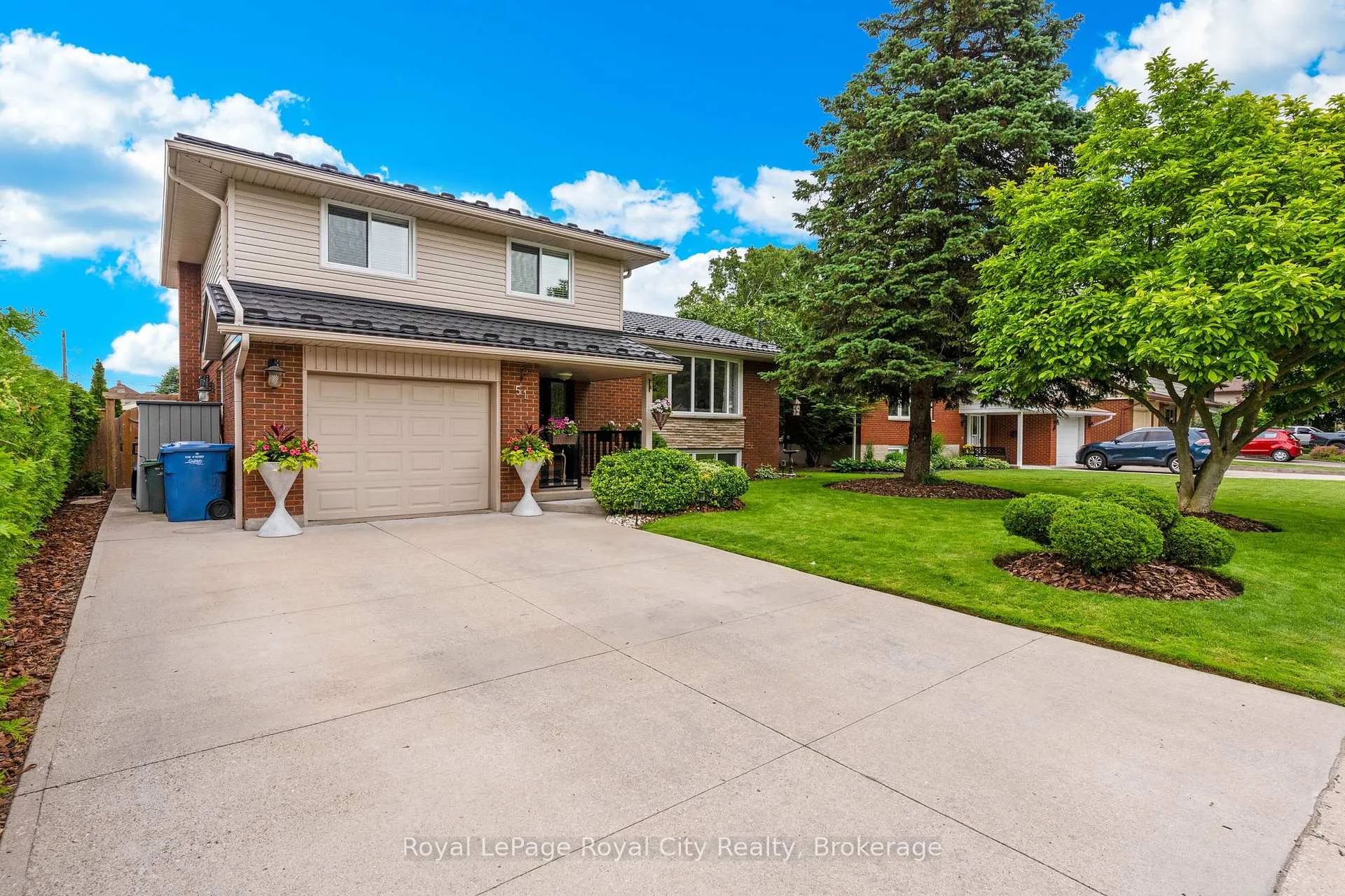 Photo 2 of 51 Elginfield Drive, Guelph, Grange Road — HOMEH