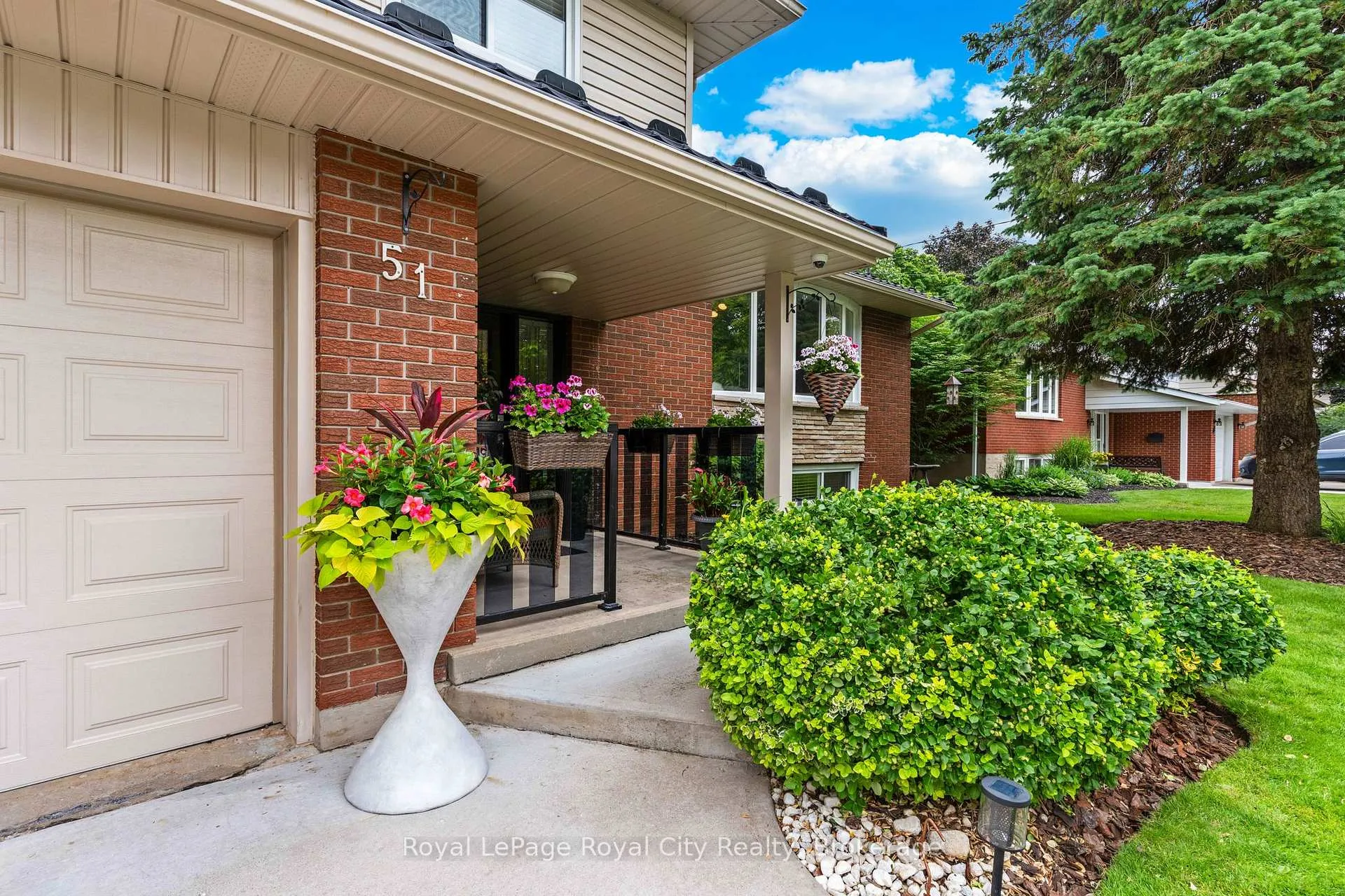 Photo 3 of 51 Elginfield Drive, Guelph, Grange Road — HOMEH
