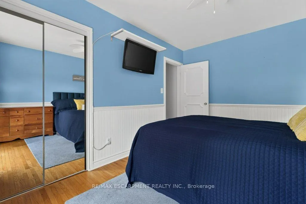 Photo 9 of 15 Roxanne Drive, St. Catharines, Bunting/Linwell — HOMEH