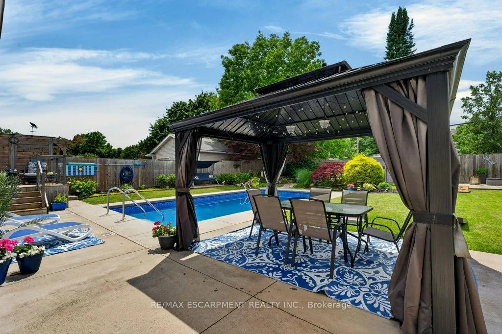 Photo 24 of 15 Roxanne Drive, St. Catharines, Bunting/Linwell — HOMEH