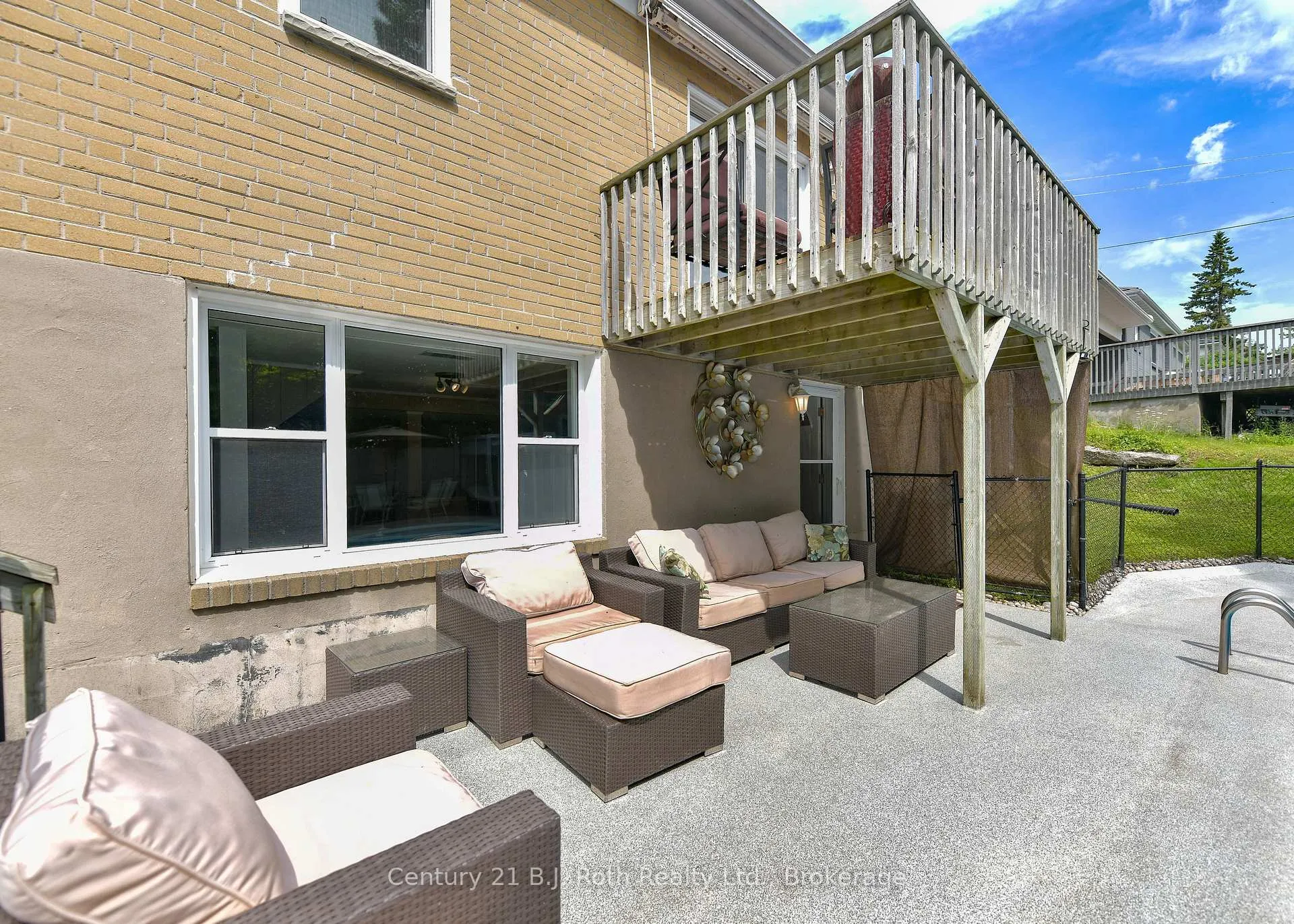 Photo 11 of 44 Charles Road, Orillia — HOMEH