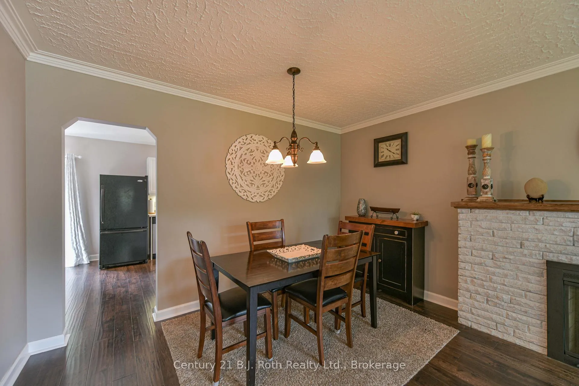 Photo 15 of 44 Charles Road, Orillia — HOMEH