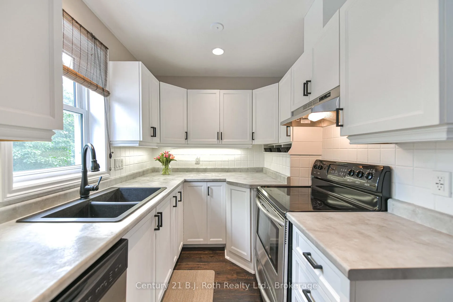 Photo 21 of 44 Charles Road, Orillia — HOMEH