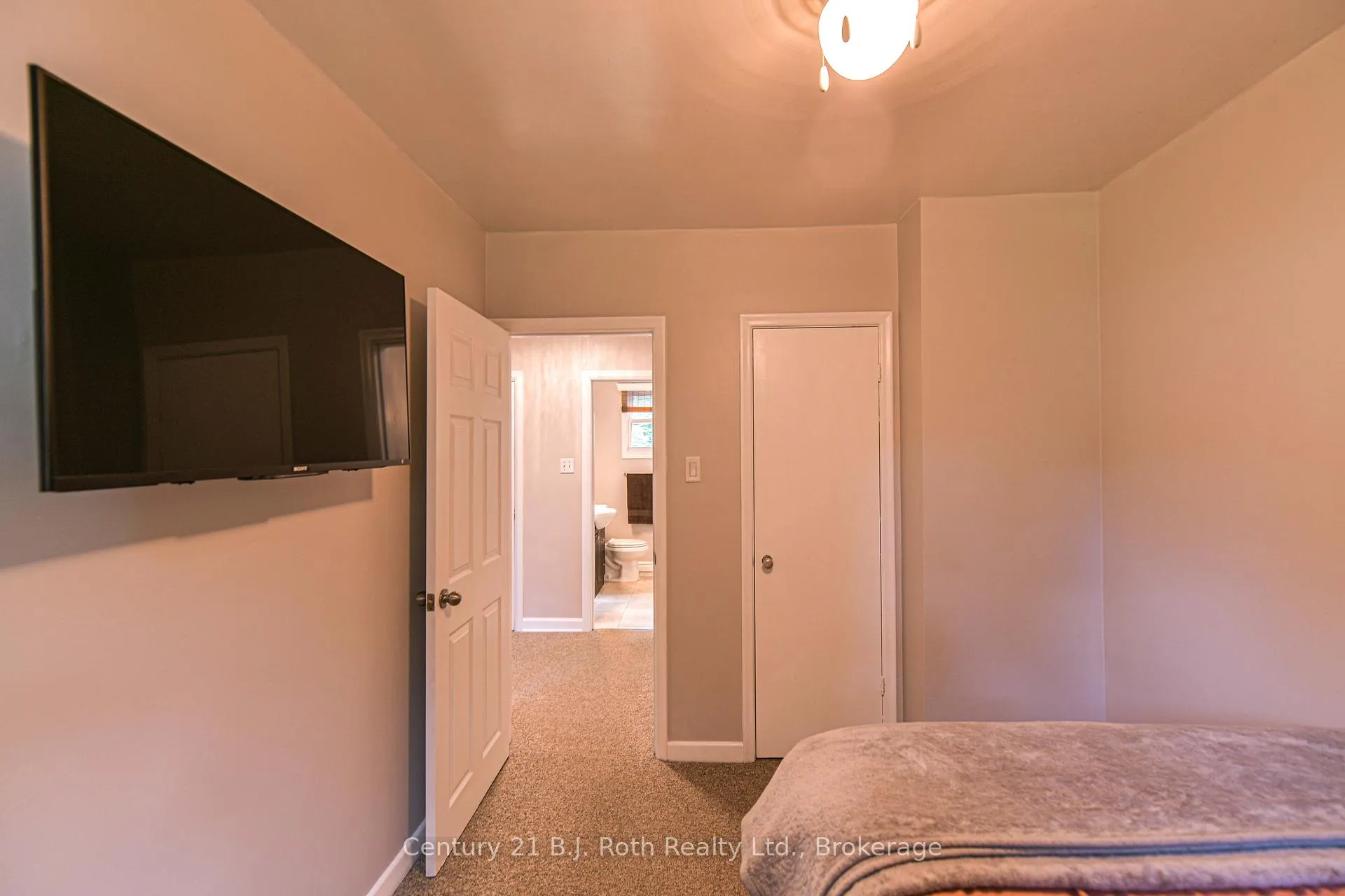 Photo 26 of 44 Charles Road, Orillia — HOMEH