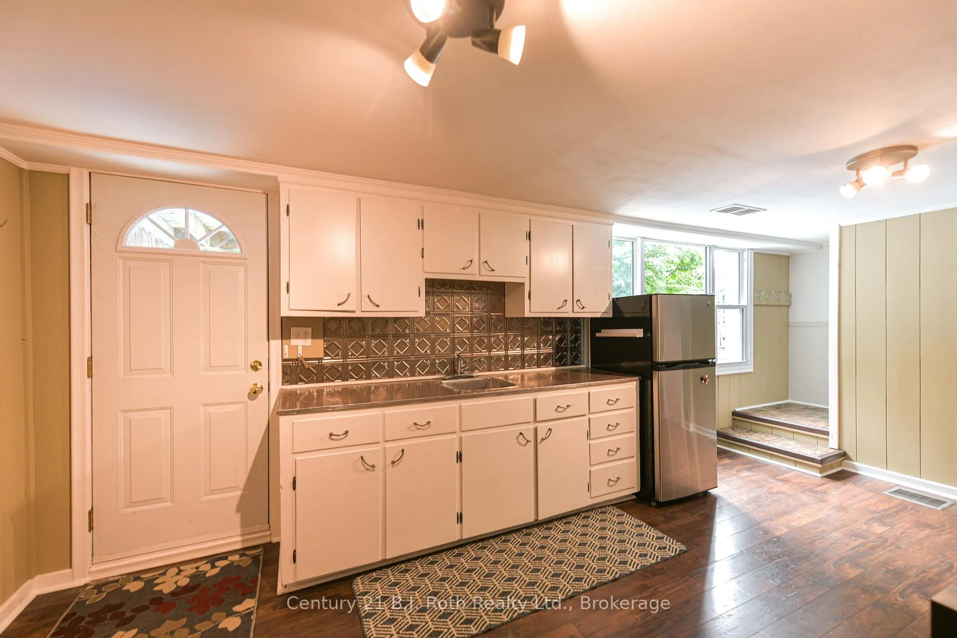 Photo 33 of 44 Charles Road, Orillia — HOMEH