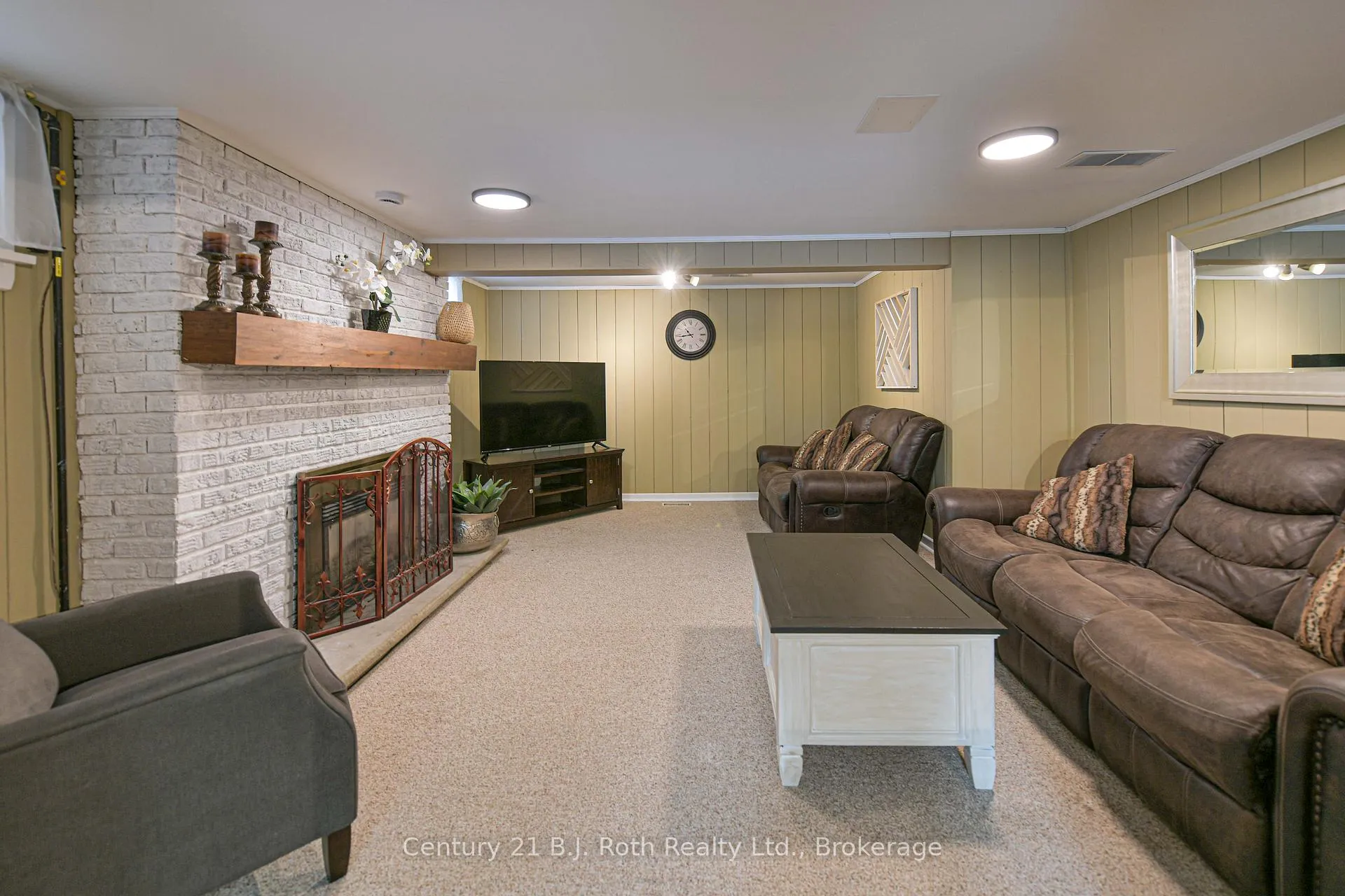 Photo 35 of 44 Charles Road, Orillia — HOMEH