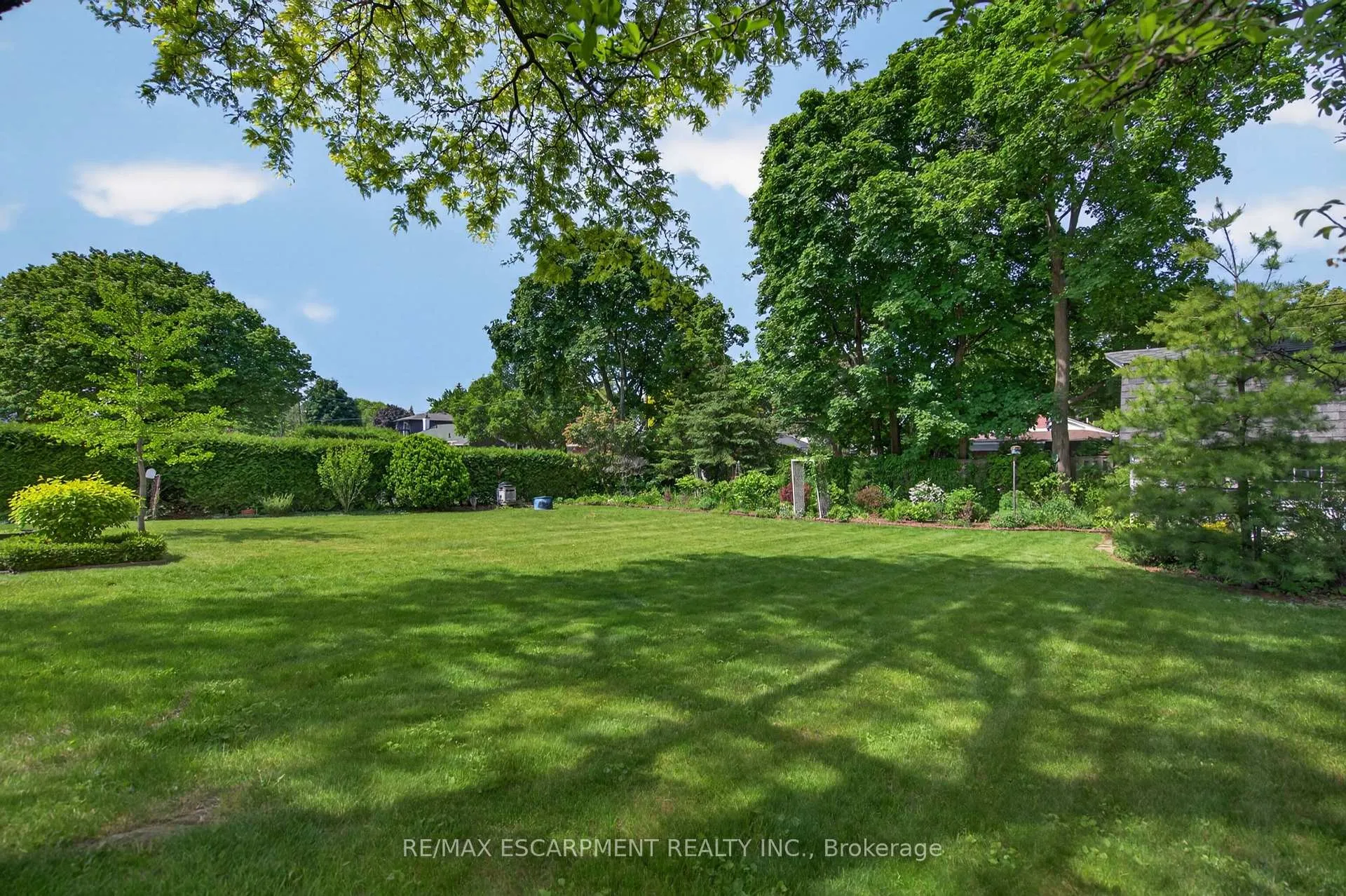 Photo 7 of 564 Mountain Brow Boulevard, Hamilton, Huntington — HOMEH