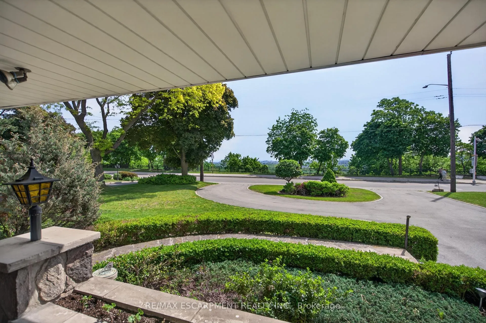 Photo 8 of 564 Mountain Brow Boulevard, Hamilton, Huntington — HOMEH