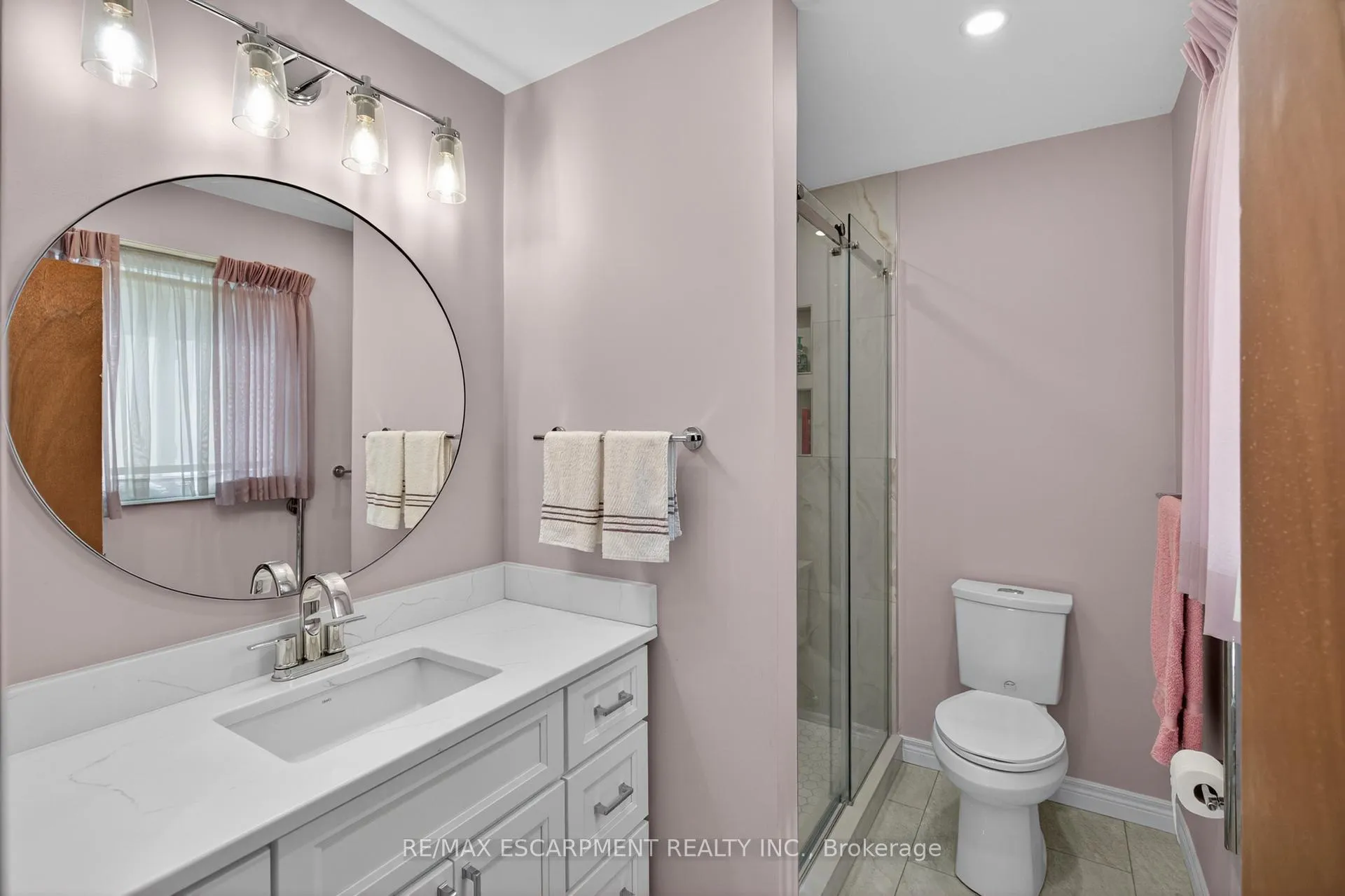 Photo 32 of 564 Mountain Brow Boulevard, Hamilton, Huntington — HOMEH
