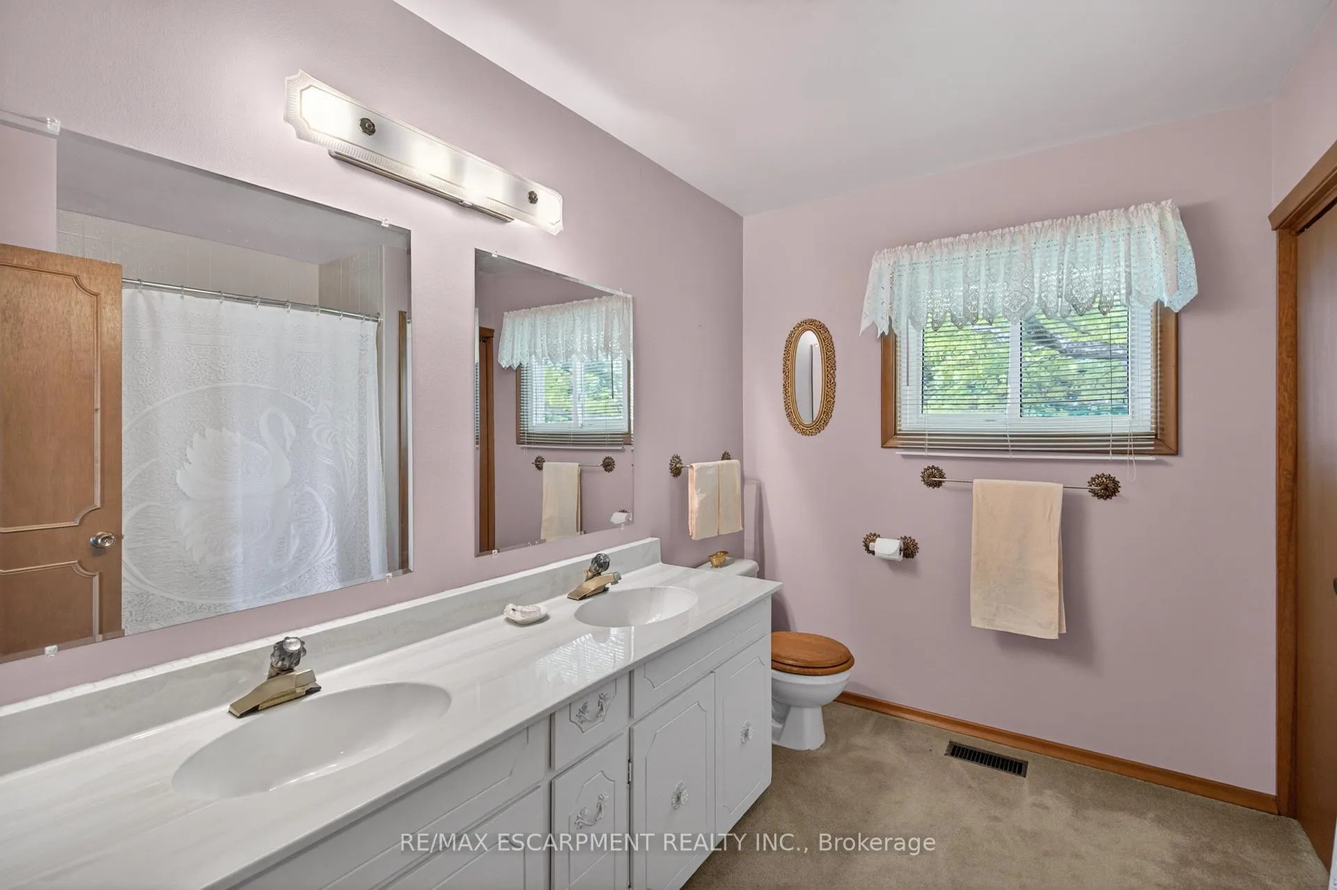 Photo 38 of 564 Mountain Brow Boulevard, Hamilton, Huntington — HOMEH