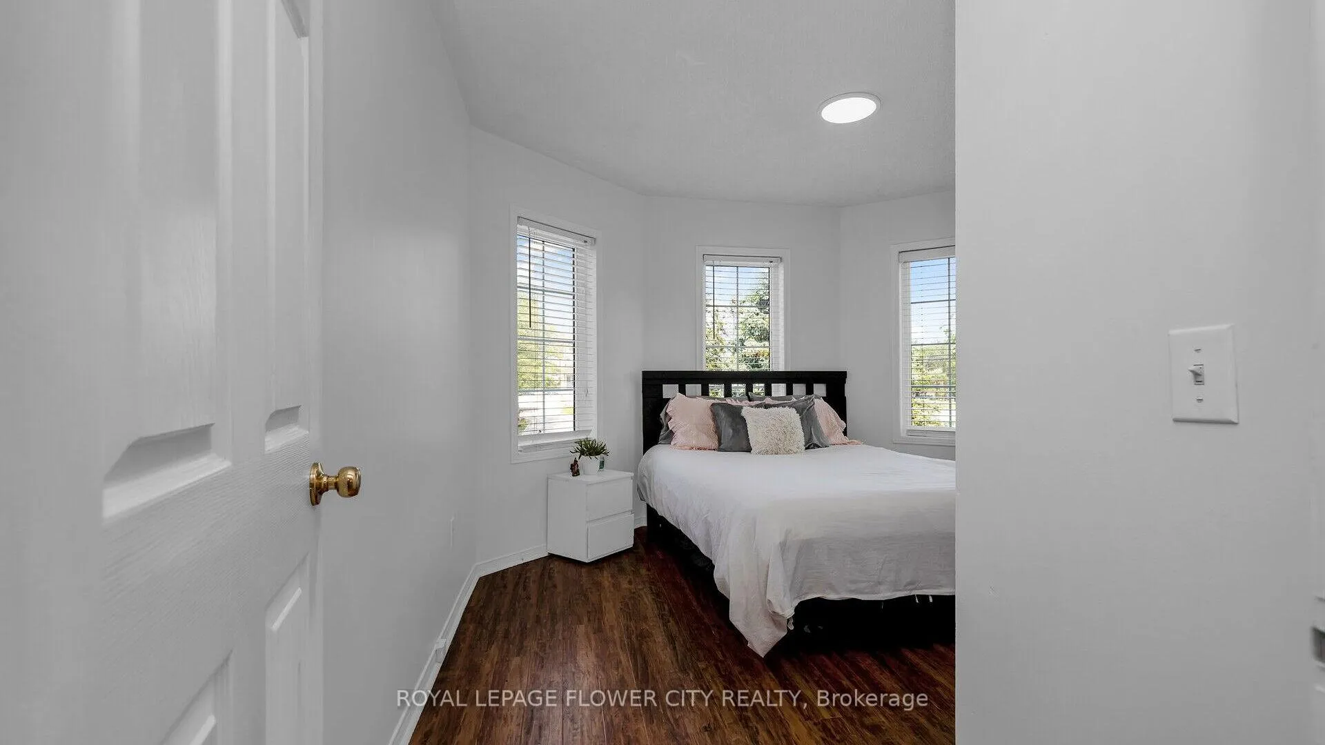 Photo 34 of Unit 2, 9800 Mclaughlin Road, Brampton, Fletcher's Creek Village — HOMEH