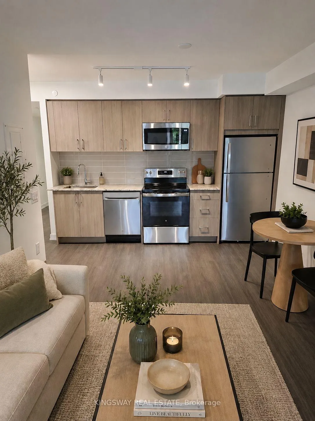 Front of Unit 203, 4010 Eglinton Avenue W