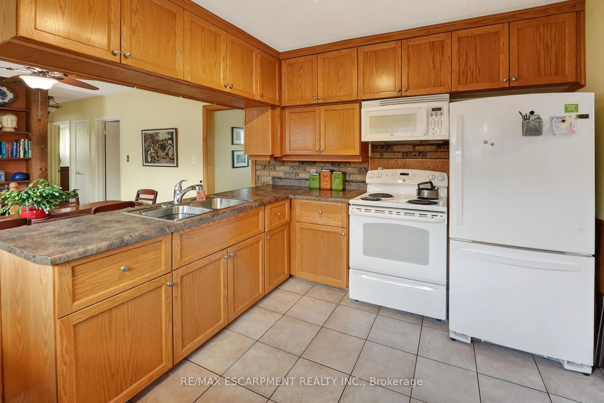 Photo 7 of 10 Helga Court, Hamilton, Burkholme — HOMEH