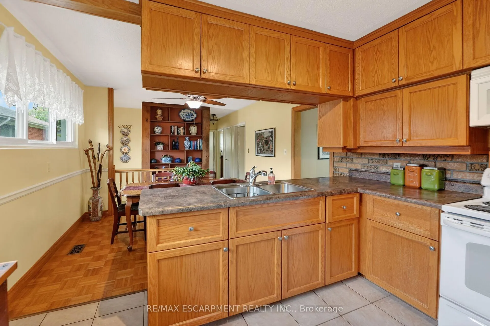 Photo 8 of 10 Helga Court, Hamilton, Burkholme — HOMEH
