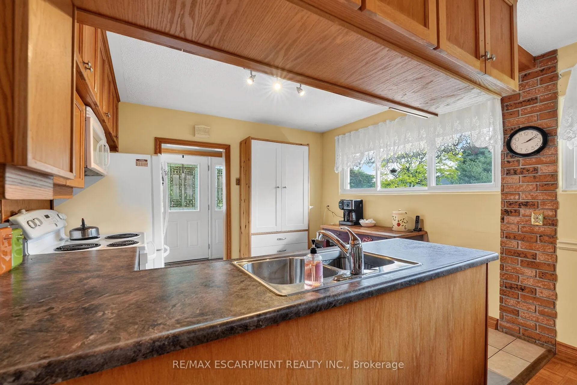 Photo 11 of 10 Helga Court, Hamilton, Burkholme — HOMEH
