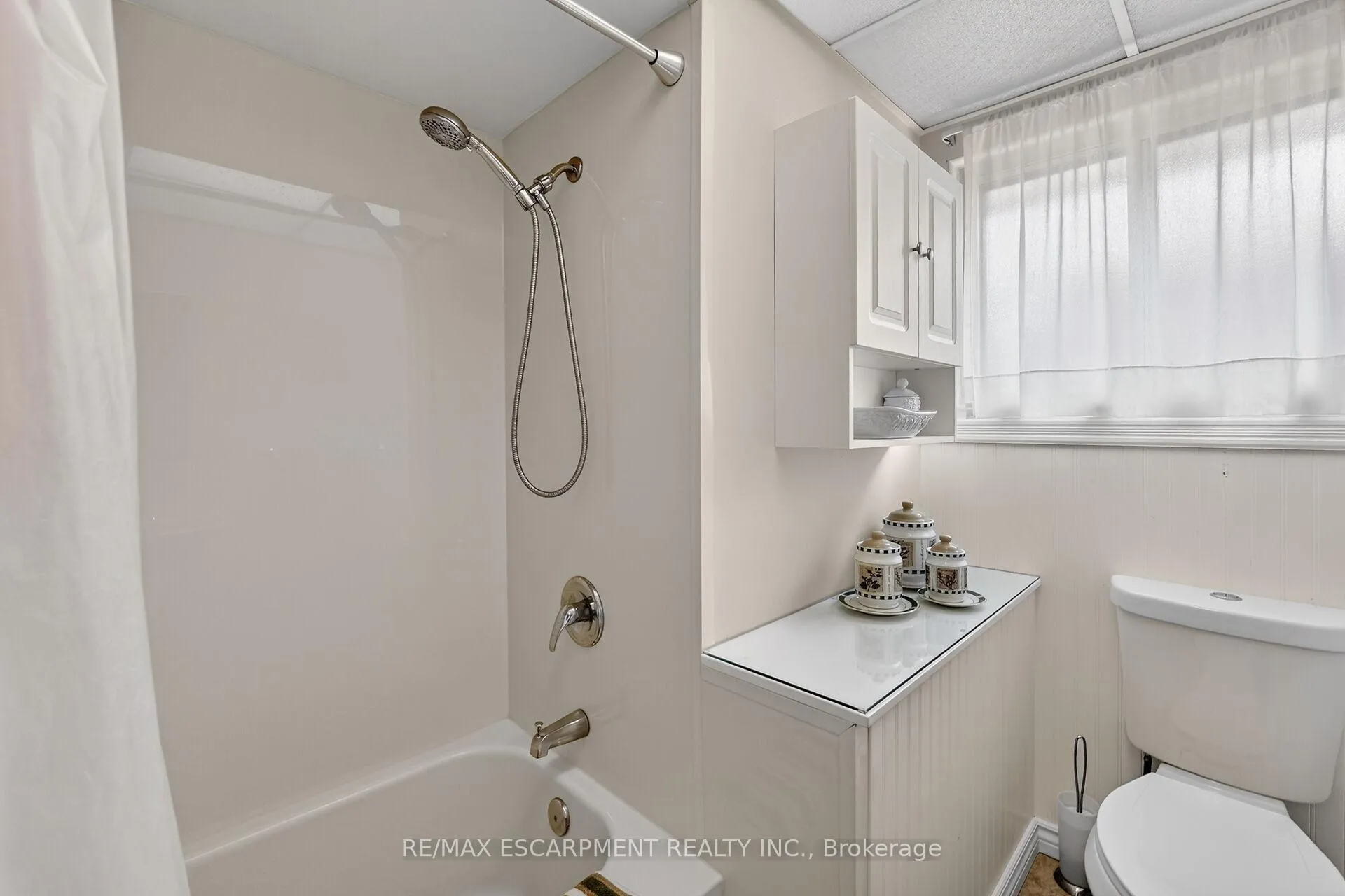 Photo 21 of 10 Helga Court, Hamilton, Burkholme — HOMEH