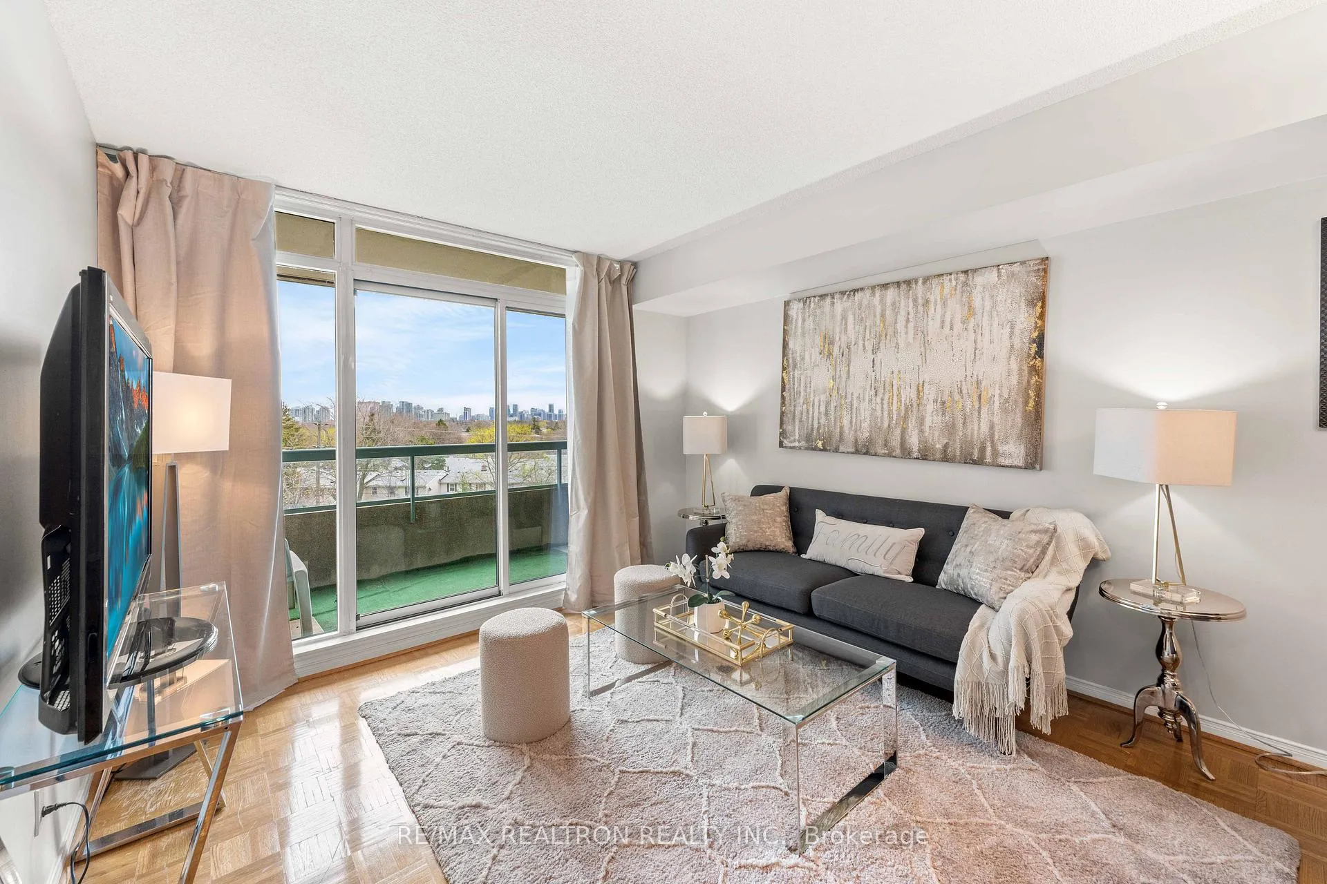 Photo 13 of Unit 605, 5 Emerald Lane, Vaughan, Crestwood-Springfarm-Yorkhill — HOMEH