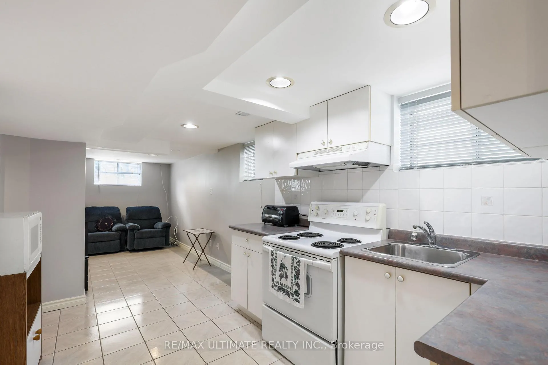 Photo 16 of 34 Doris Drive, Toronto, O'Connor-Parkview — HOMEH