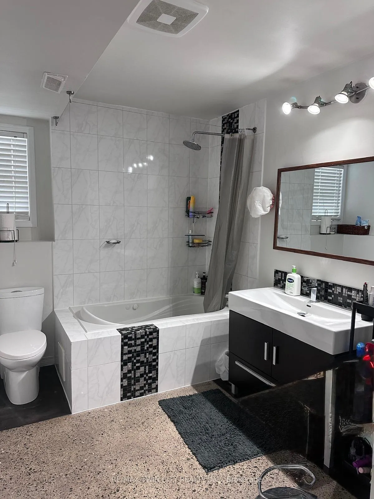 Photo 34 of Unit B, 15 Milfoil Crescent, Kitchener, Larentian West — HOMEH