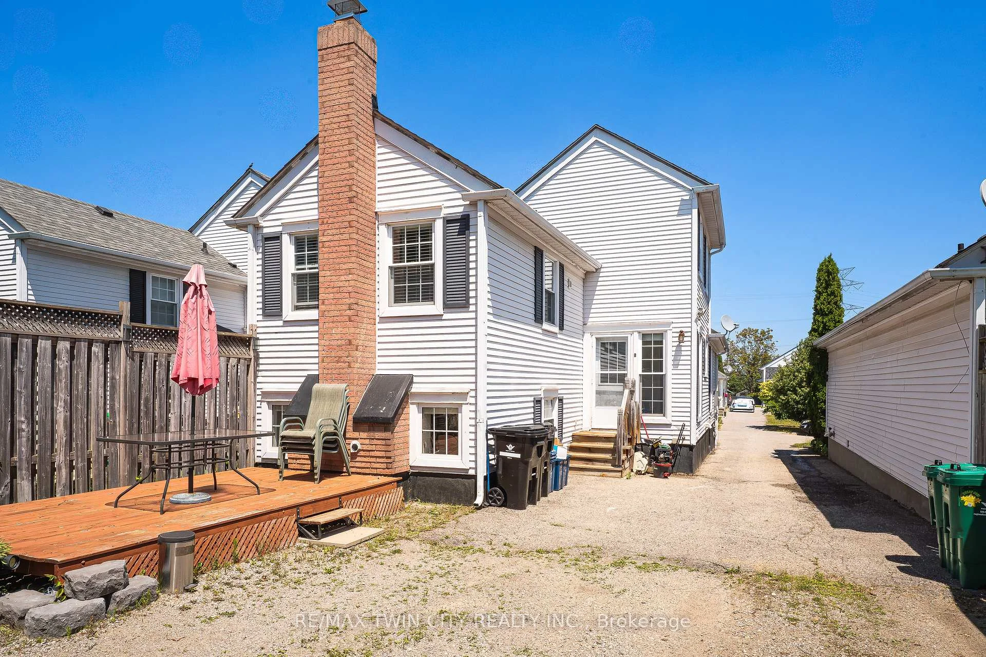Photo 16 of Unit B, 15 Milfoil Crescent, Kitchener, Larentian West — HOMEH