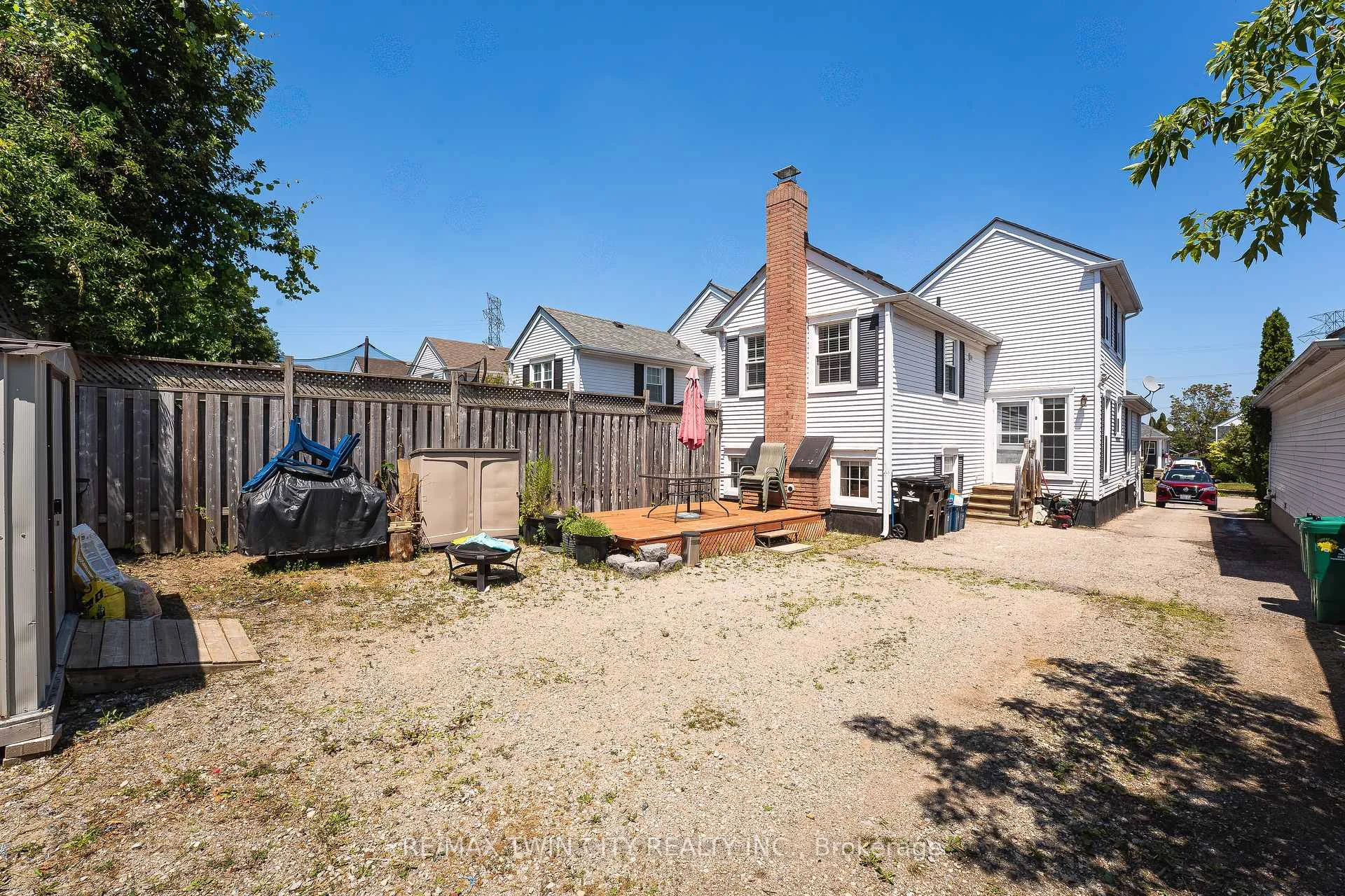 Photo 19 of Unit B, 15 Milfoil Crescent, Kitchener, Larentian West — HOMEH
