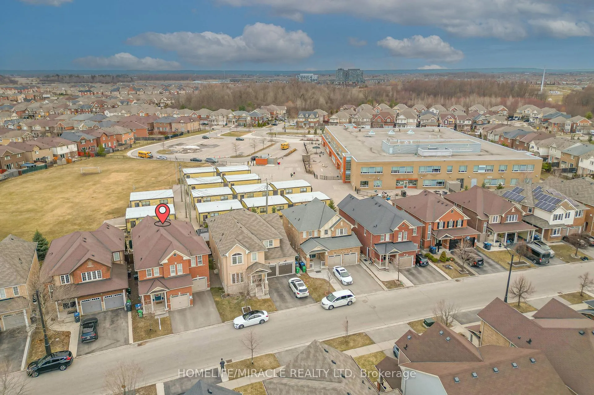 Photo 4 of 32 Agricola Road, Brampton, Northwest Brampton — HOMEH