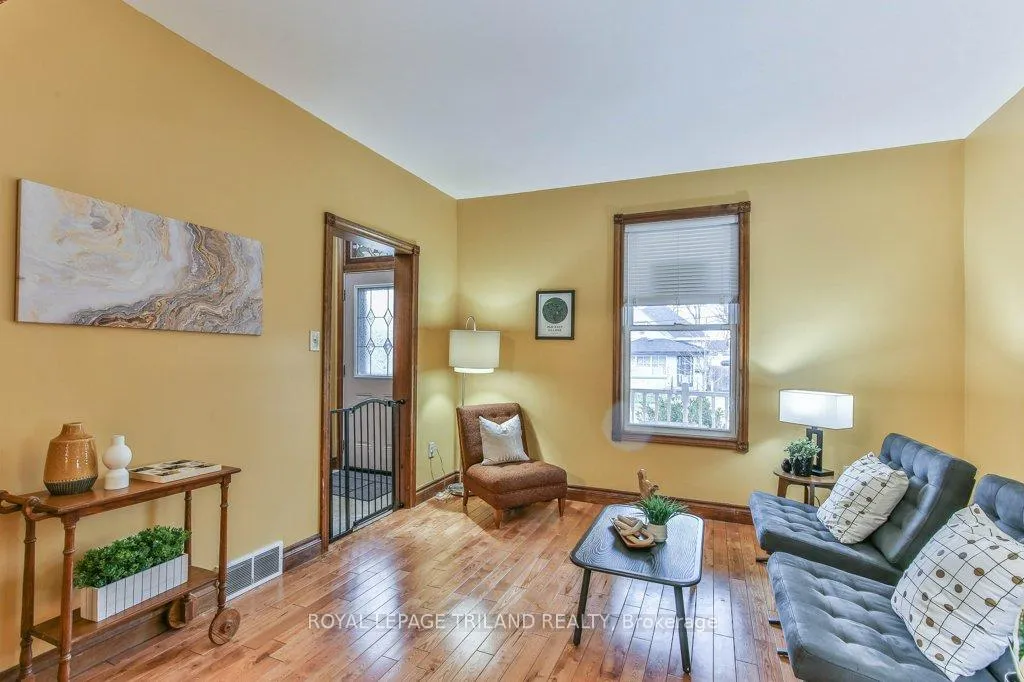 Photo 11 of 941 Queens Avenue, London, East G — HOMEH