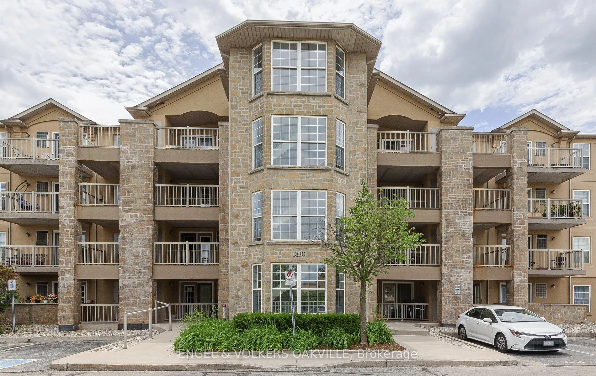 Photo 1 of Unit 107, 1830 Walker's Line, Burlington, Palmer — HOMEH