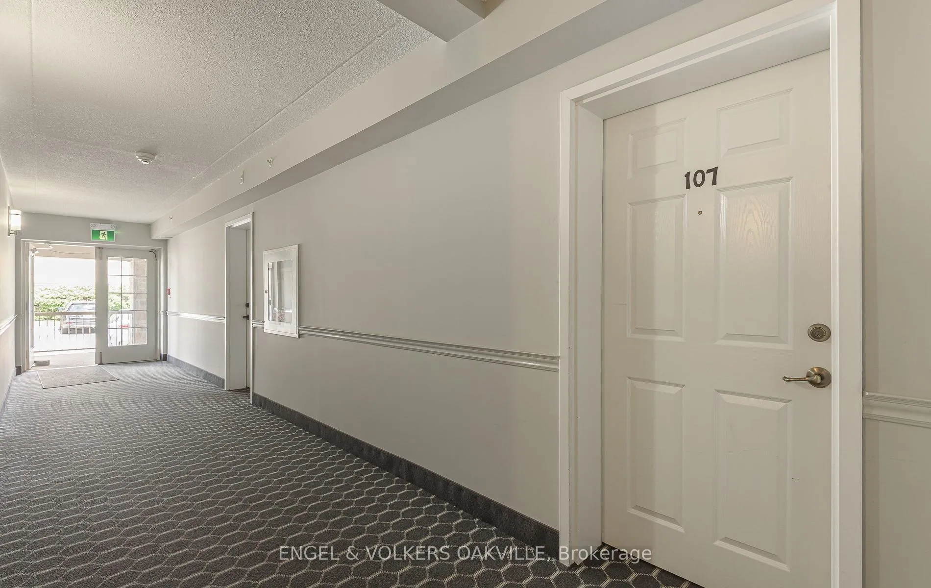 Photo 2 of Unit 107, 1830 Walker's Line, Burlington, Palmer — HOMEH